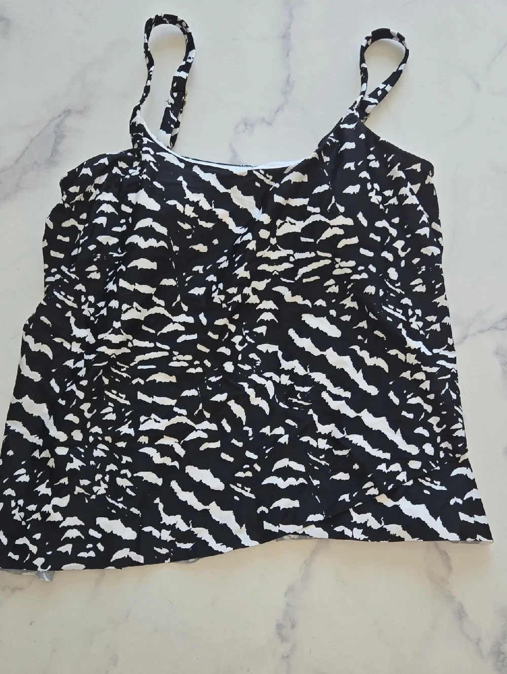 Island Escape Black & White Cape Town Underwire Tankini Swim Top Size 6 NWT